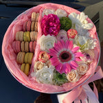 Macaroon Box with Flowers